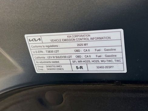 Certified 2025 Kia Seltos S image 31