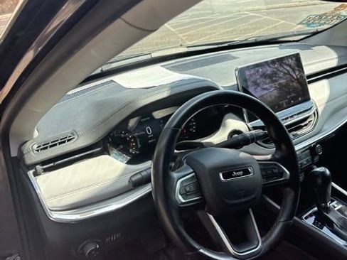 Used 2022 Jeep Compass Limited image 13