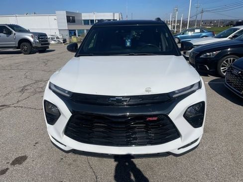 Used 2021 Chevrolet TrailBlazer RS w/ Sun and Liftgate Package image 2