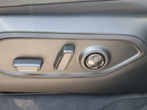 New 2025 Jeep Grand Cherokee Altitude image 23