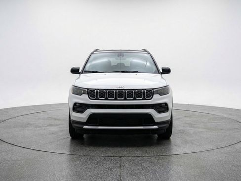 Used 2025 Jeep Compass Limited image 2