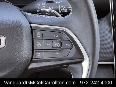 Used 2023 Jeep Grand Cherokee L Laredo image 15