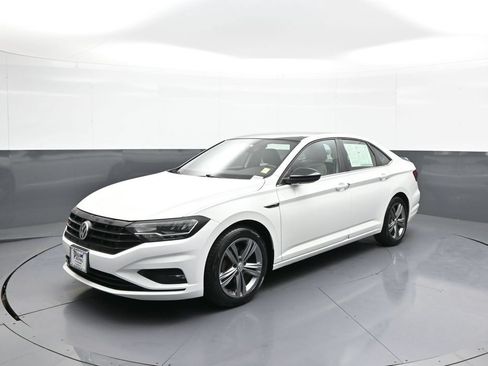 Used 2020 Volkswagen Jetta R-Line w/ R-Line Cold Weather Package FWD image 10