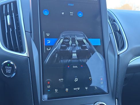 Certified 2022 Ford Edge Titanium image 19