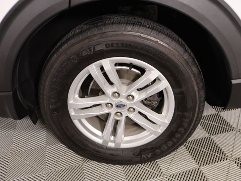 Used 2021 Ford Explorer XLT image 19