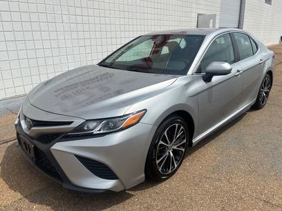 Used 2020 Toyota Camry SE w/ Blackout Package
