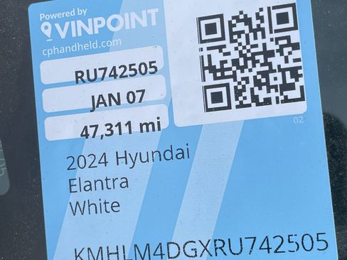 Used 2024 Hyundai Elantra SEL image 3
