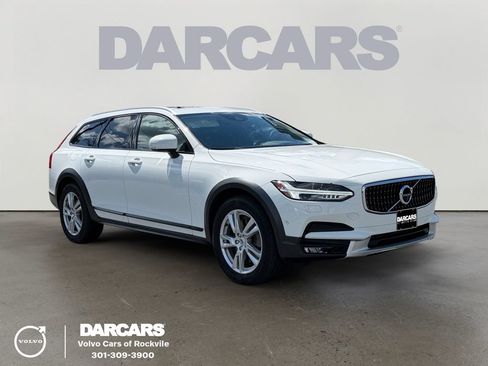Used 2018 Volvo V90 T5 Cross Country w/ Convenience Package AWD/4WD image 1