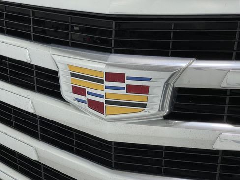 Used 2018 Cadillac Escalade ESV Luxury image 41