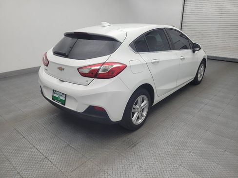 Used 2018 Chevrolet Cruze LT w/ Convenience Package FWD image 9