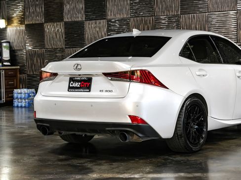 Used 2018 Lexus IS 300 w/ Comfort Package image 11