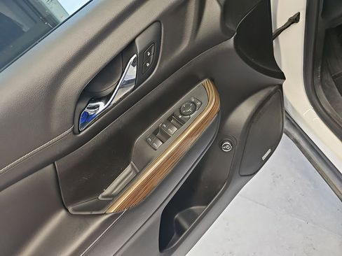 Used 2021 GMC Acadia SLE w/ Driver Convenience Package image 14