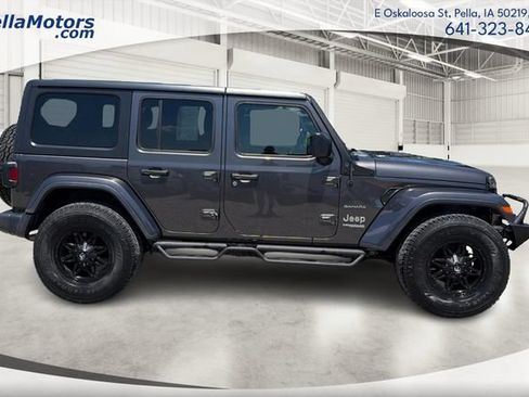 Used 2019 Jeep Wrangler Unlimited Sahara AWD/4WD image 2