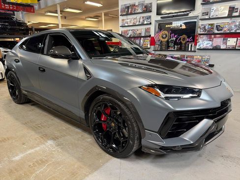 Used 2024 Lamborghini Urus Performante image 3
