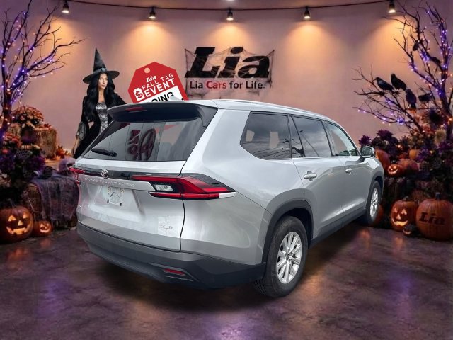 Used 2025 Toyota Grand Highlander AWD image 3