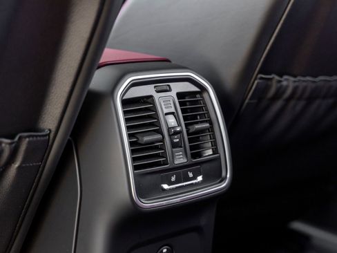 New 2026 Porsche Macan S image 39