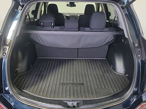 Used 2018 Toyota RAV4 XLE w/ Plus Extra Value Package AWD/4WD image 7