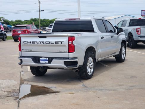 Used 2020 Chevrolet Silverado 1500 Custom w/ Custom Value Package AWD/4WD image 7