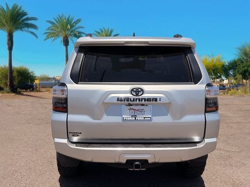 Used 2021 Toyota 4Runner SR5 Premium w/ Moonroof Package AWD/4WD image 4