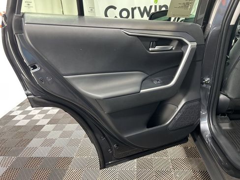 Used 2025 Toyota RAV4 XLE image 16