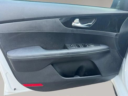 Used 2023 Kia Forte GT-Line w/ GT-Line Technology Package FWD image 9