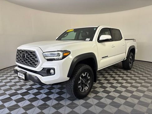 Used 2023 Toyota Tacoma TRD Off-Road w/ TRD Premium Off Road Package AWD/4WD image 37