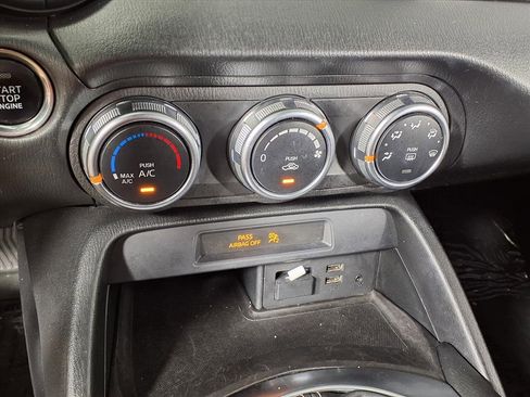 Used 2018 FIAT 124 Spider Classica w/ Technology Group image 16