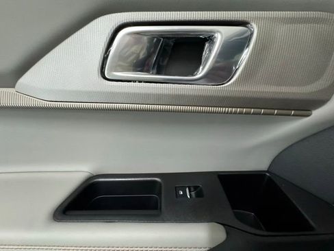 New 2026 Ford Explorer Active w/ Active Comfort Package image 11