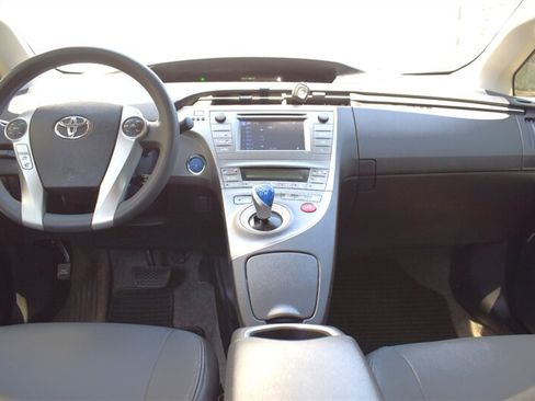 Used 2013 Toyota Prius Two FWD image 12