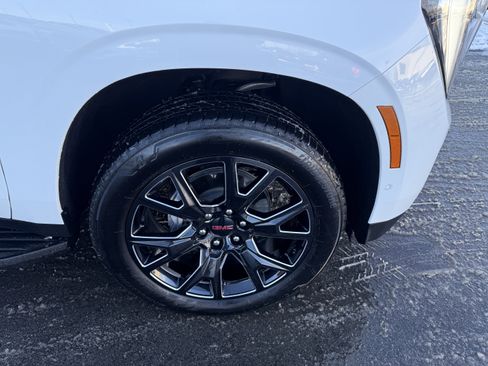 Used 2025 GMC Yukon XL Denali image 45