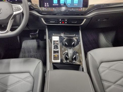 New 2026 Volkswagen Atlas SE image 42