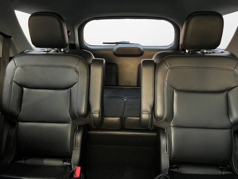 Used 2022 Ford Explorer XLT w/ Equipment Group 202A image 15