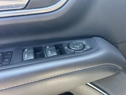 Used 2023 Chevrolet Suburban LT AWD/4WD image 16