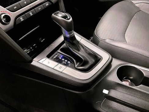 Used 2017 Hyundai Elantra Limited w/ Limited Tech Package 04 image 16