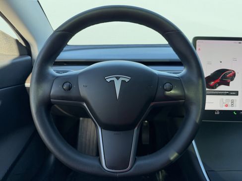 Used 2019 Tesla Model 3 Standard Range Plus image 37