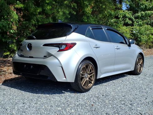 Used 2025 Toyota Corolla Hatchback w/ SE Package FWD image 6