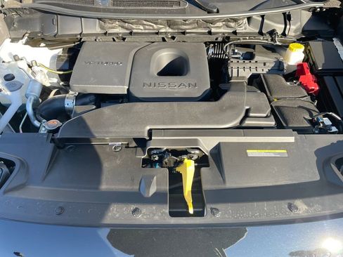 Certified 2025 Nissan Murano SV image 33