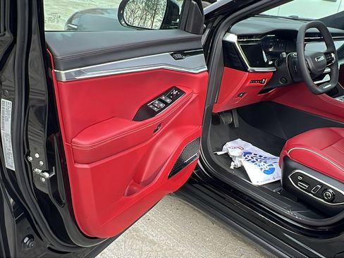 Used 2024 Jeep Wagoneer Launch Edition image 14