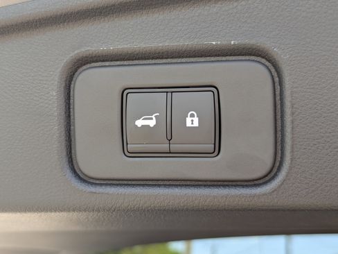 New 2026 Nissan Pathfinder SL FWD image 13