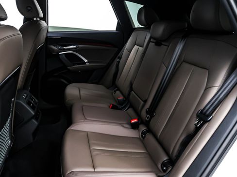 New 2025 Audi Q5 Premium image 8