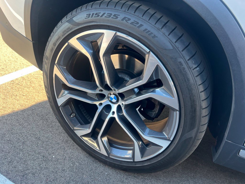 Certified 2024 BMW X5 xDrive40i w/ Premium Package AWD/4WD image 12