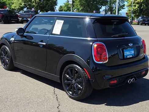 Used 2017 MINI Cooper S FWD image 6