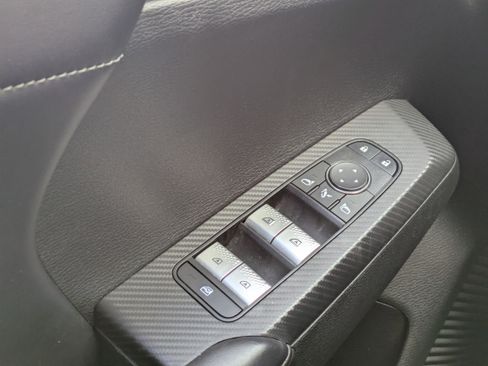 Used 2024 Mitsubishi Outlander SE image 27