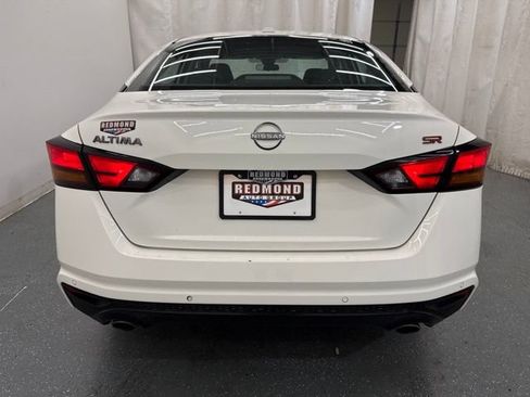 Used 2024 Nissan Altima 2.5 SR FWD image 7