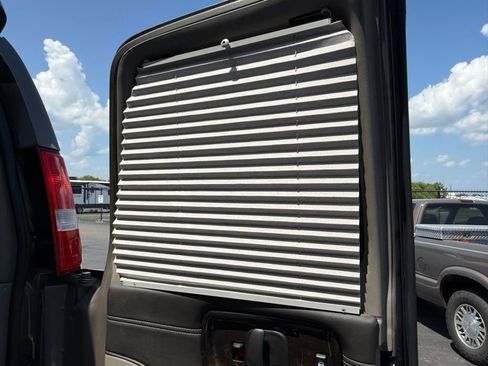 Used 2020 GMC Savana 2500 Extended w/ Enhanced Convenience Package image 6