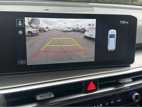 Certified 2025 Kia Sorento EX image 9