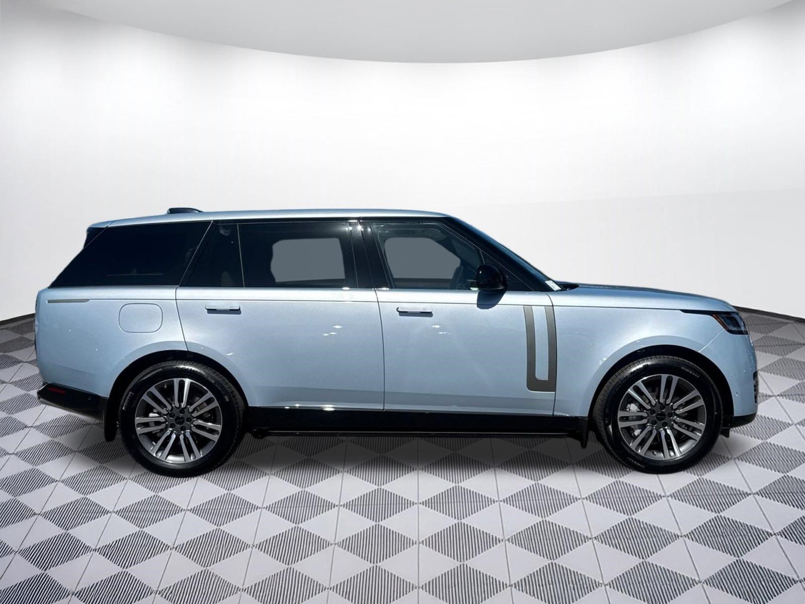 New 2026 Land Rover Range Rover Long Wheelbase SE AWD/4WD image 8