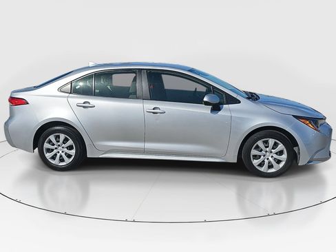 Used 2023 Toyota Corolla LE w/ Carpet Mat Package (TMS) FWD image 4