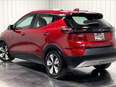 Used 2023 Chevrolet Bolt EUV LT w/ Convenience Package image 12