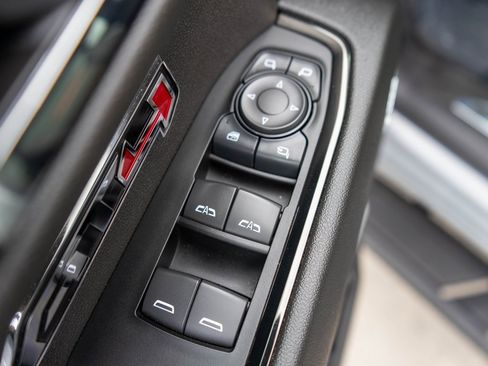 Used 2024 GMC Sierra 1500 AT4 w/ Technology Package image 19